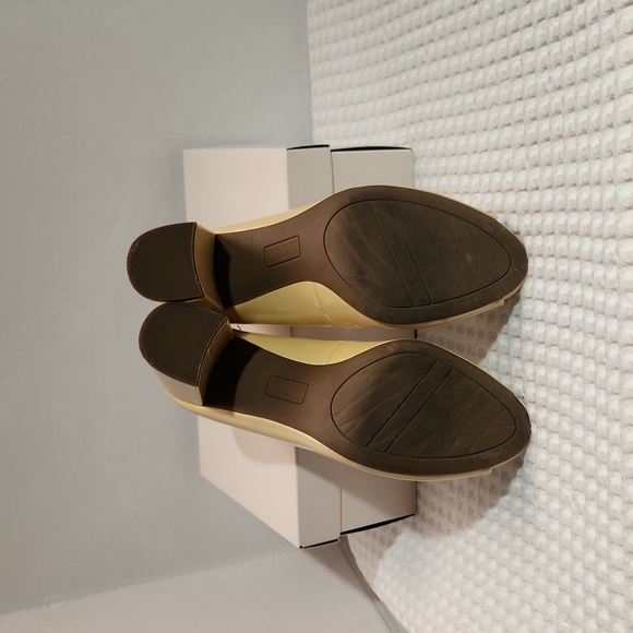 Anne Klein Pale Yellow Patent Leather Pumps - Picture 13 of 16